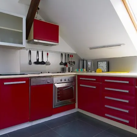 Apartment Charm In Budapest's Bustling 6th District Budapest