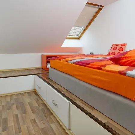 Apartment Charm In Budapest's Bustling 6th District *