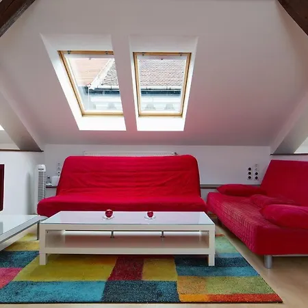 Apartment Charm In Budapest's Bustling 6th District Budapest